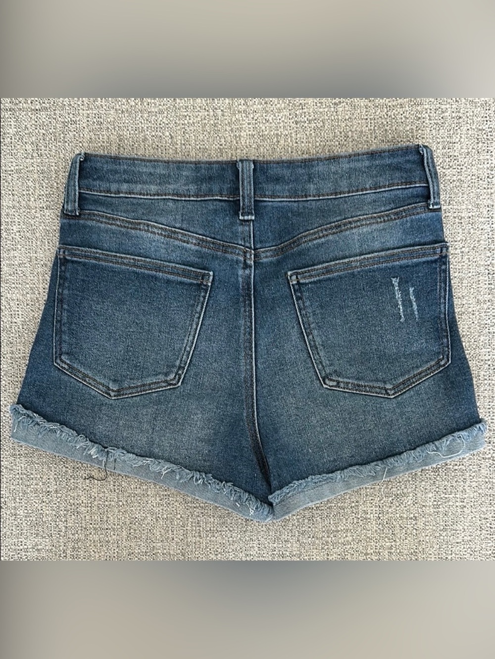 NWOT—Celebrity Pink Frayed Hem Distressed Denim Shorts Size 9/29 - Picture 4 of 10